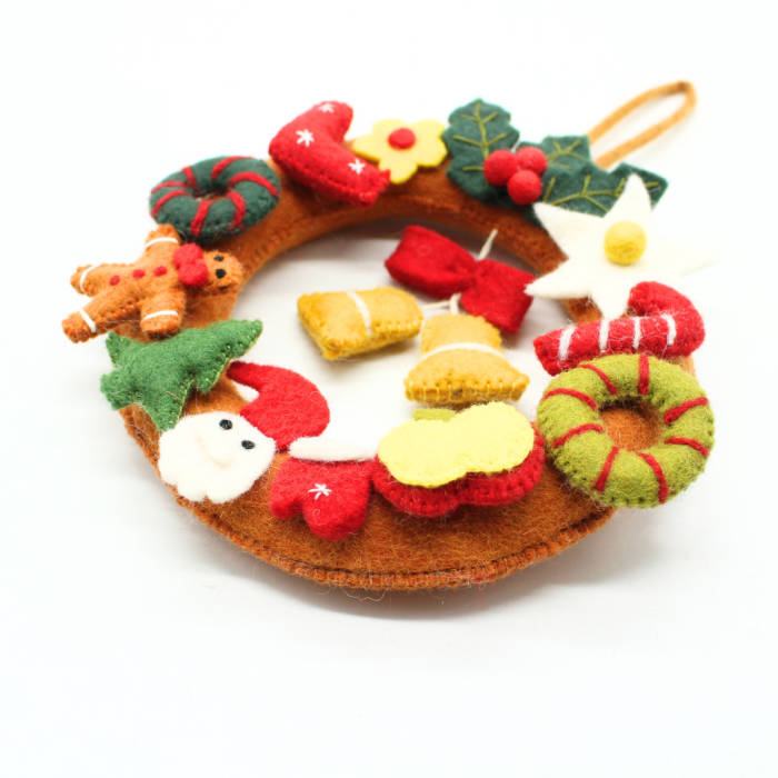Handmade felt Christmas wreath with charming Christmas ornament design, crafted from 100% natural wool - Image 8