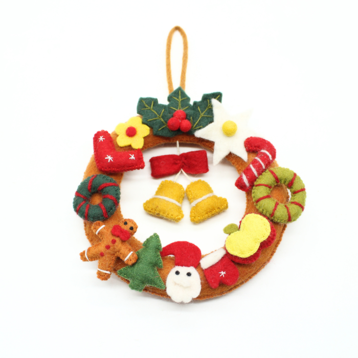 Handmade felt Christmas wreath with charming Christmas ornament design, crafted from 100% natural wool - Image 3