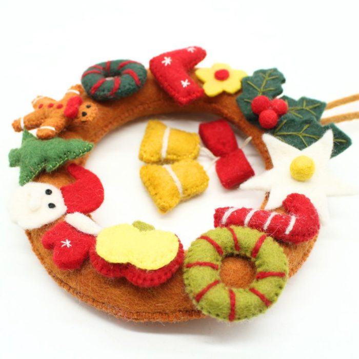 Handmade felt Christmas wreath with charming Christmas ornament design, crafted from 100% natural wool - Image 5