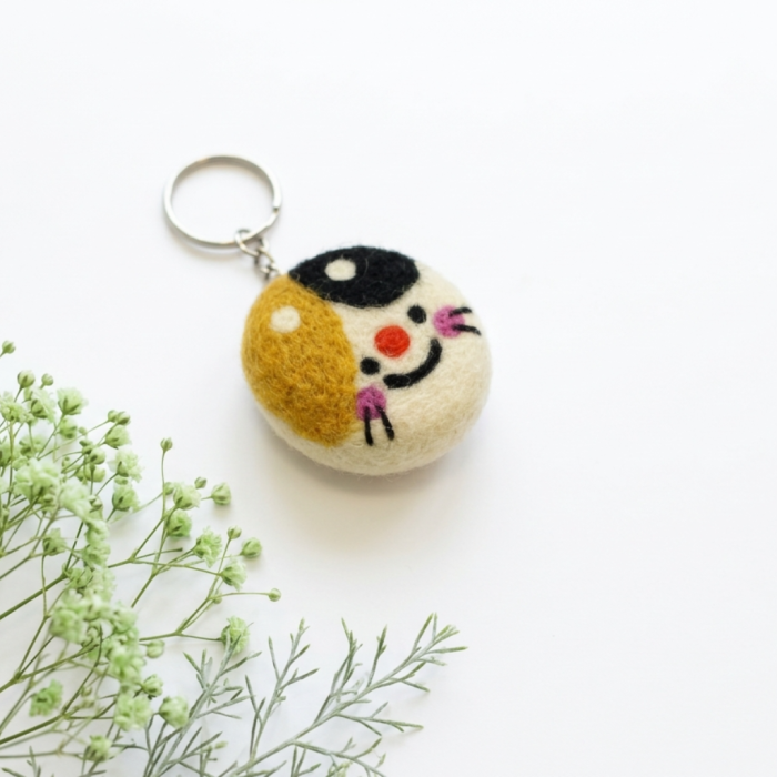 Handmade Felt Cat Face Keychain Crafted from 100% Natural Wool - Image 6